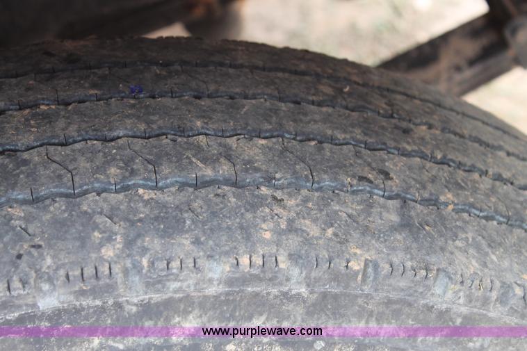 image for item L4458 1997 Mack CH613 semi truck