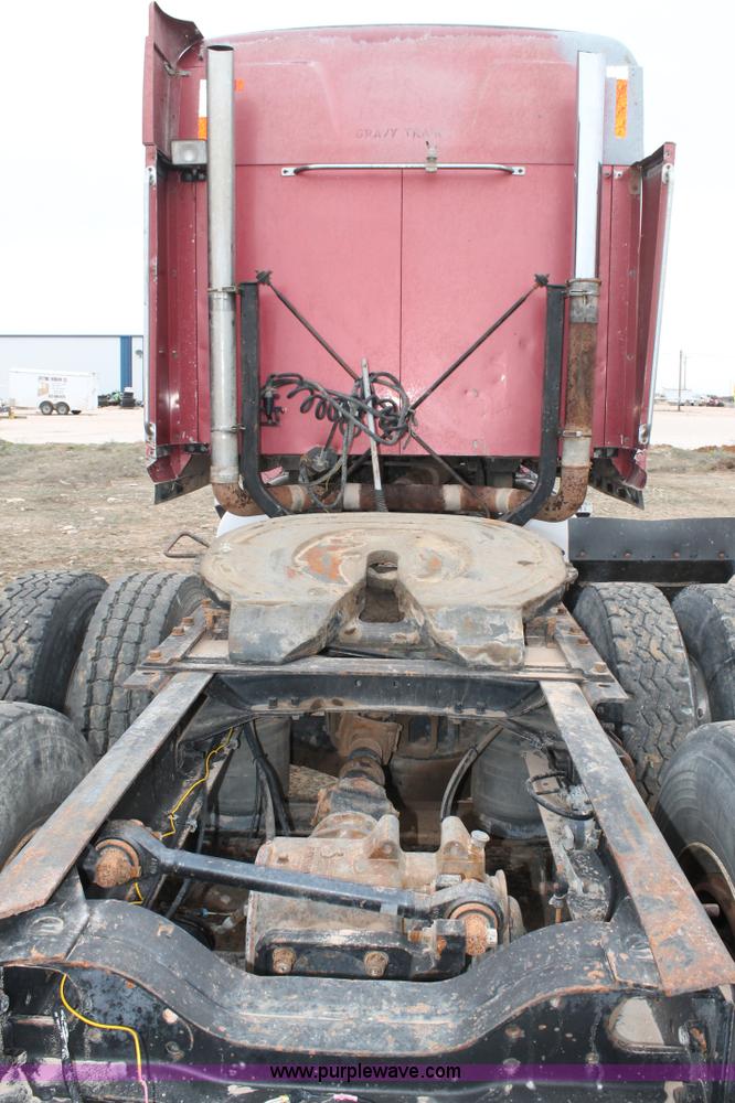 image for item L4458 1997 Mack CH613 semi truck