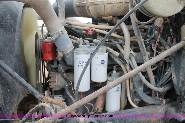 image for item L4458 1997 Mack CH613 semi truck