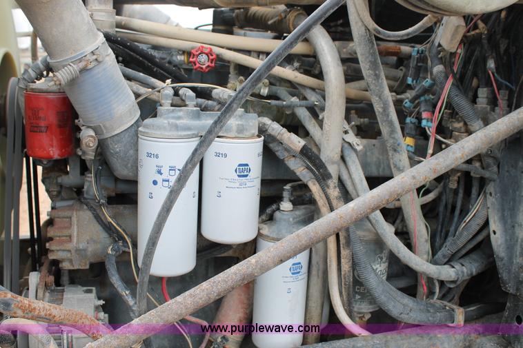 image for item L4458 1997 Mack CH613 semi truck