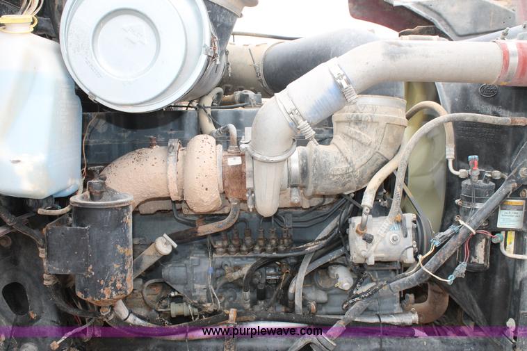 image for item L4458 1997 Mack CH613 semi truck