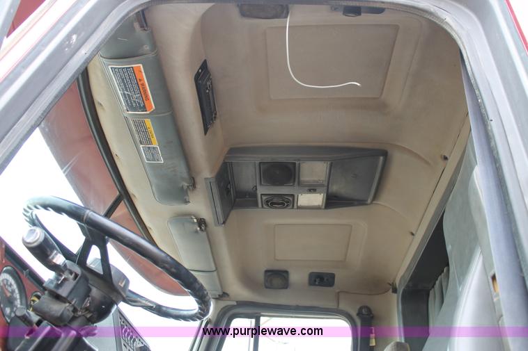 image for item L4458 1997 Mack CH613 semi truck