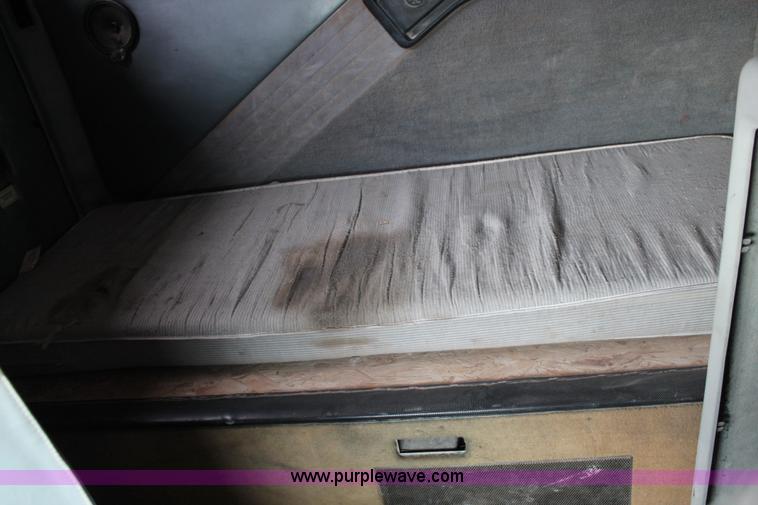 image for item L4458 1997 Mack CH613 semi truck