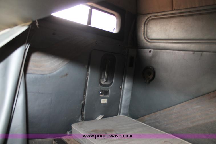 image for item L4458 1997 Mack CH613 semi truck