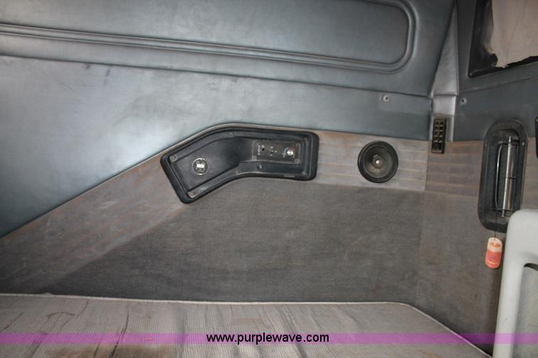 image for item L4458 1997 Mack CH613 semi truck