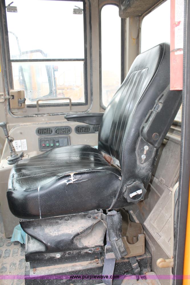 image for item L4461 Samsung 120-2 wheel loader