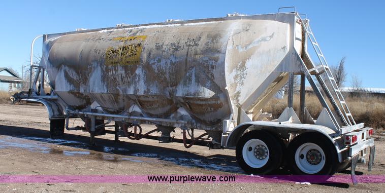 image for item L4477 1974 J&L 2619 pneumatic dry bulk transport trailer