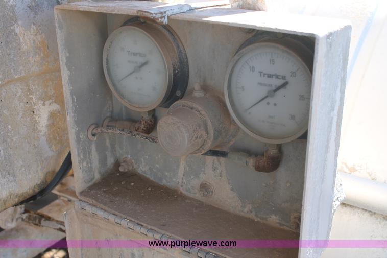 image for item L4477 1974 J&L 2619 pneumatic dry bulk transport trailer