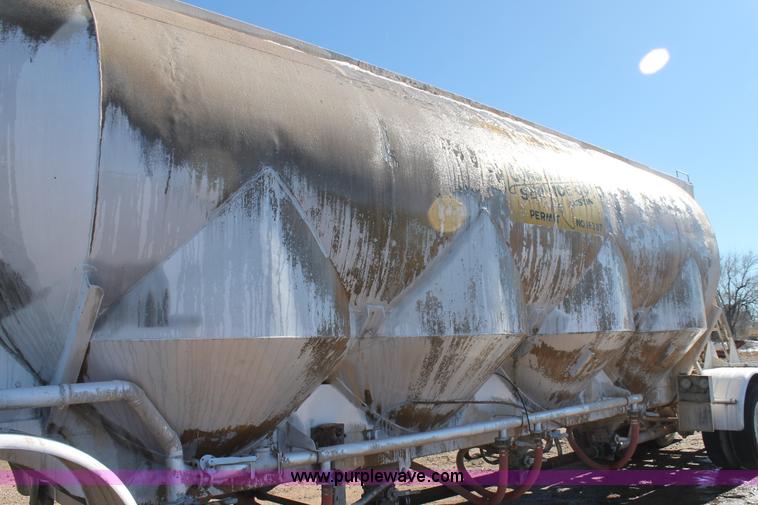 image for item L4477 1974 J&L 2619 pneumatic dry bulk transport trailer