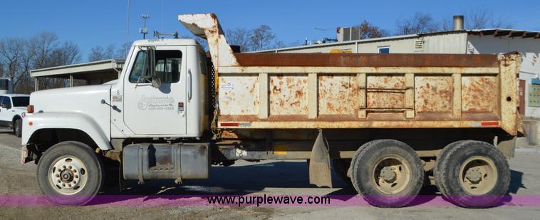 image for item L4501 1989 International F2554 dump truck