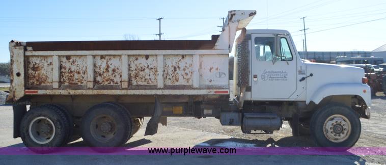 image for item L4501 1989 International F2554 dump truck