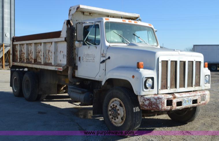 image for item L4501 1989 International F2554 dump truck