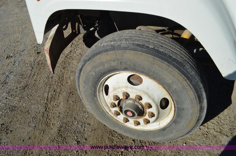 image for item L4501 1989 International F2554 dump truck