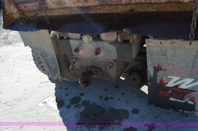 image for item L4501 1989 International F2554 dump truck