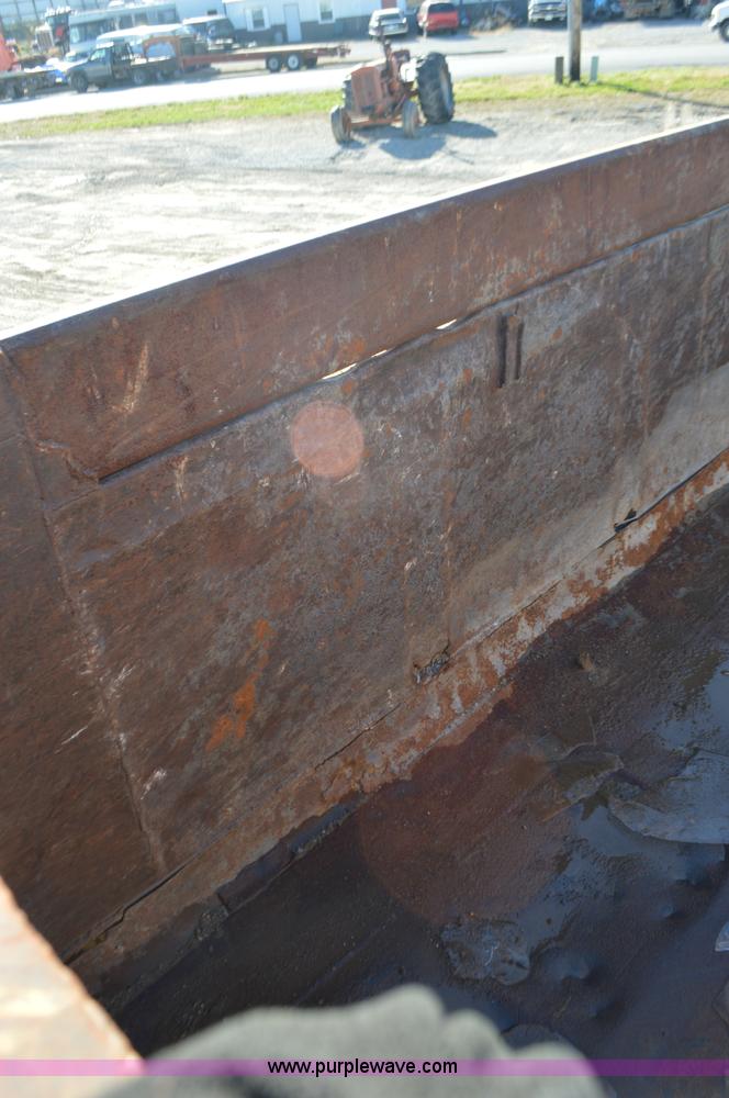 image for item L4501 1989 International F2554 dump truck