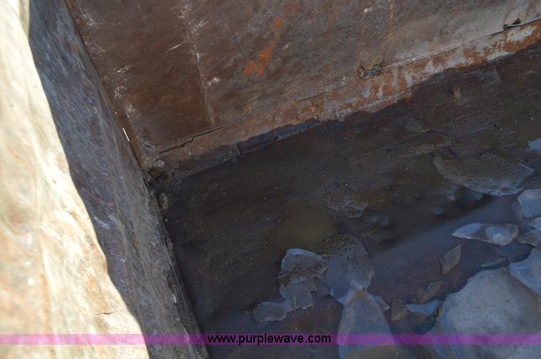 image for item L4501 1989 International F2554 dump truck