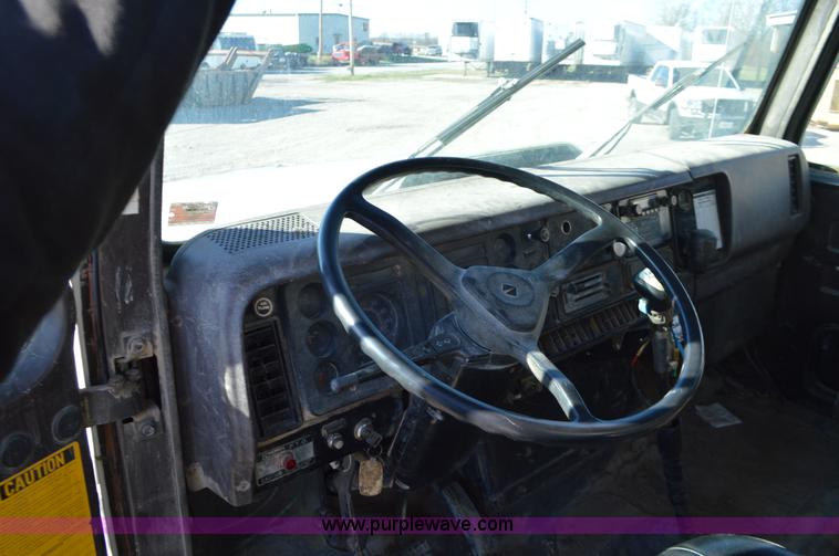 image for item L4501 1989 International F2554 dump truck