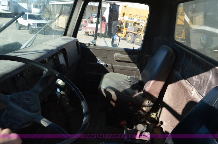 image for item L4501 1989 International F2554 dump truck