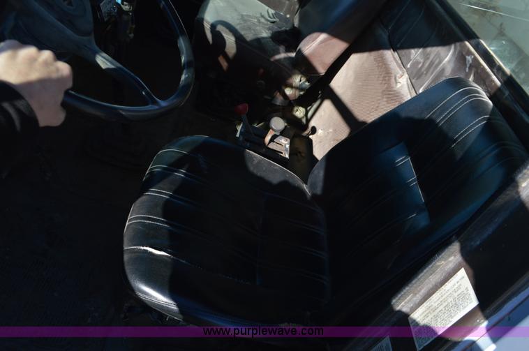 image for item L4501 1989 International F2554 dump truck