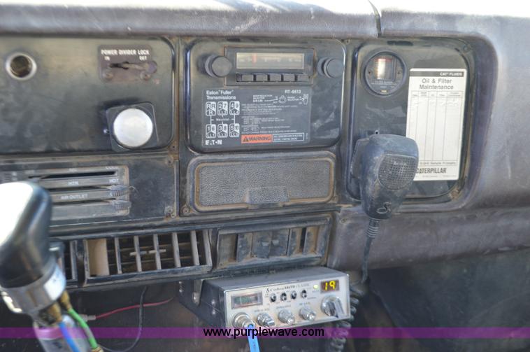 image for item L4501 1989 International F2554 dump truck