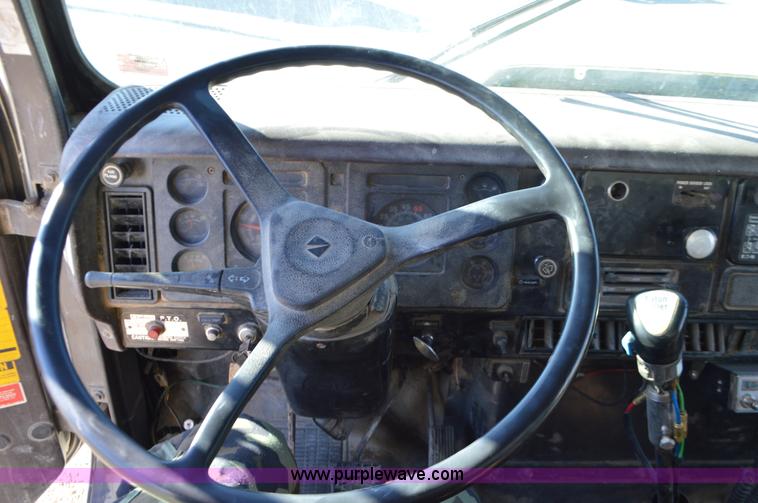 image for item L4501 1989 International F2554 dump truck