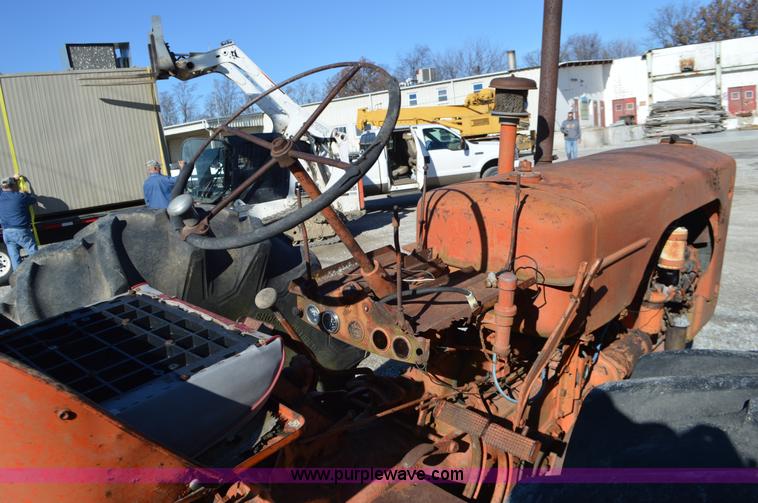 image for item L4506 Case 520 tractor