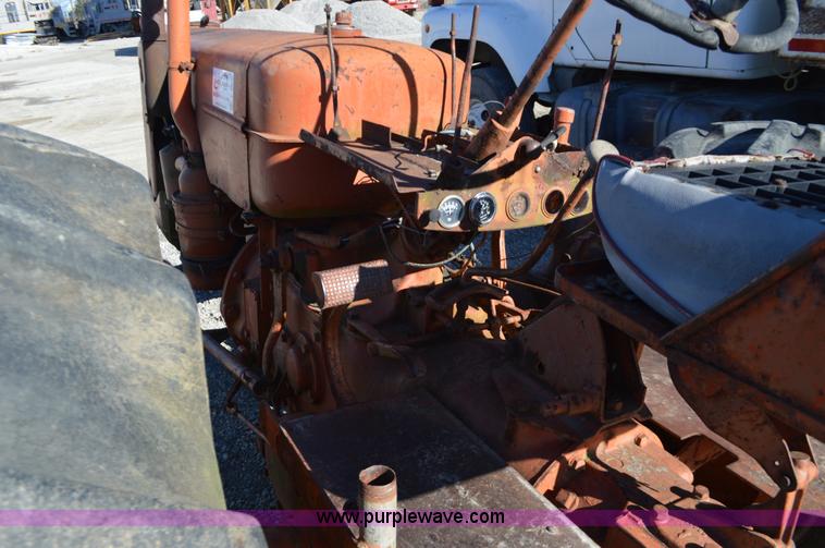 image for item L4506 Case 520 tractor