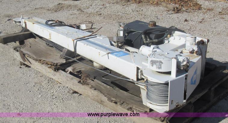 image for item L4530 Auto Crane