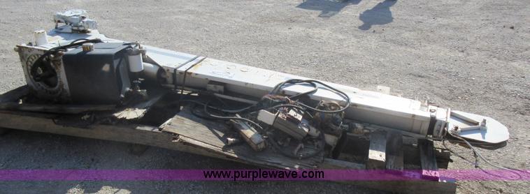 image for item L4530 Auto Crane