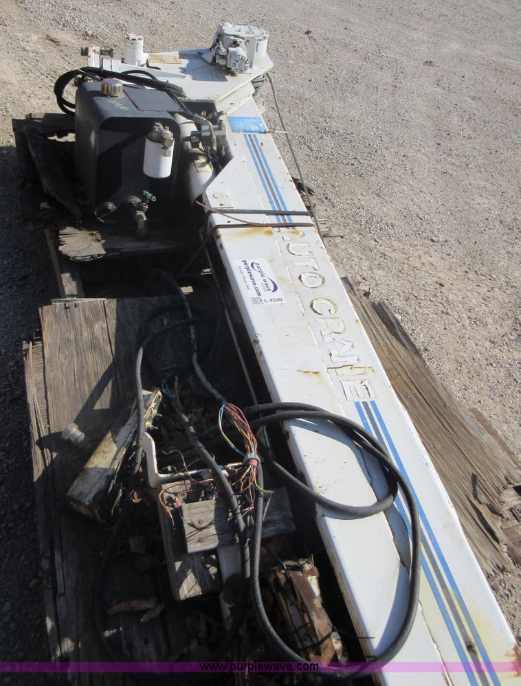 image for item L4530 Auto Crane