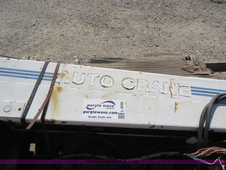 image for item L4530 Auto Crane