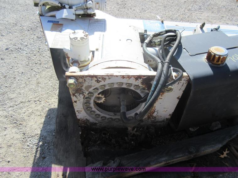 image for item L4530 Auto Crane