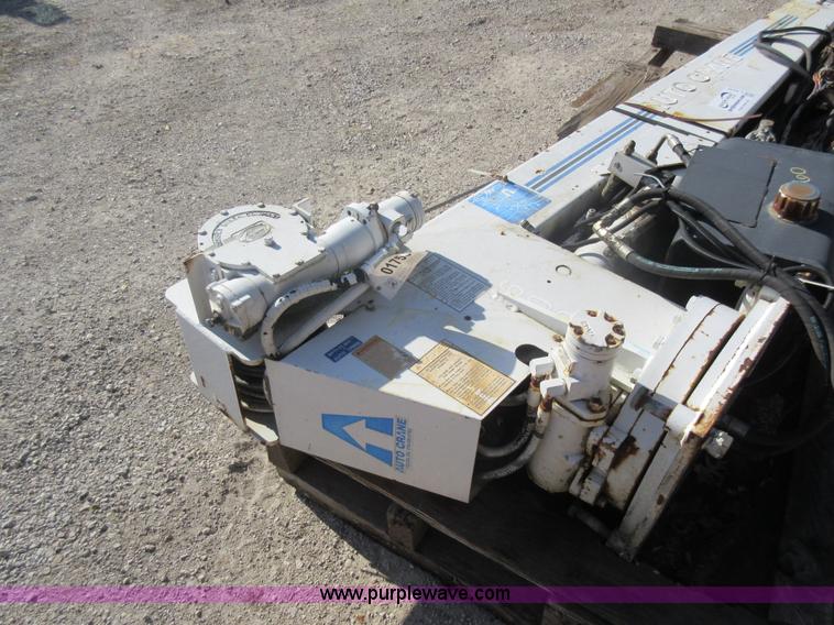 image for item L4530 Auto Crane