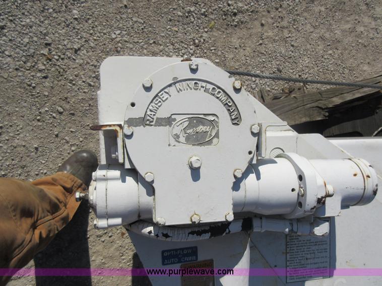 image for item L4530 Auto Crane