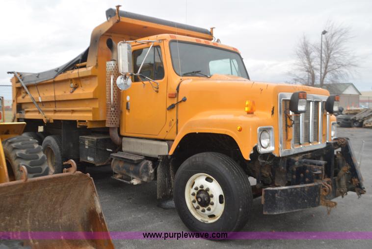image for item L4536 2002 International F2554 dump truck