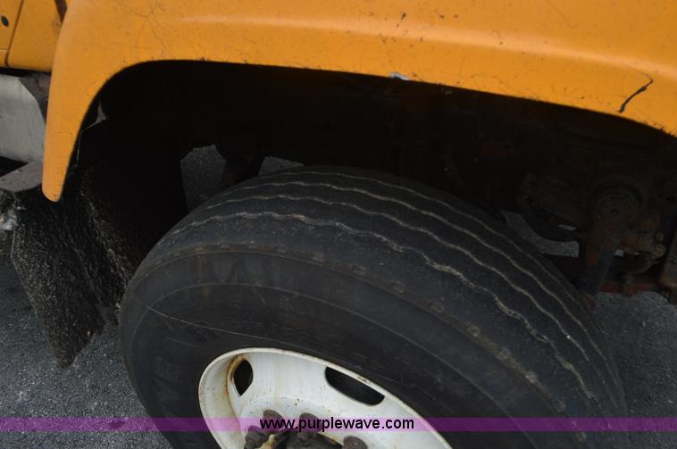 image for item L4536 2002 International F2554 dump truck