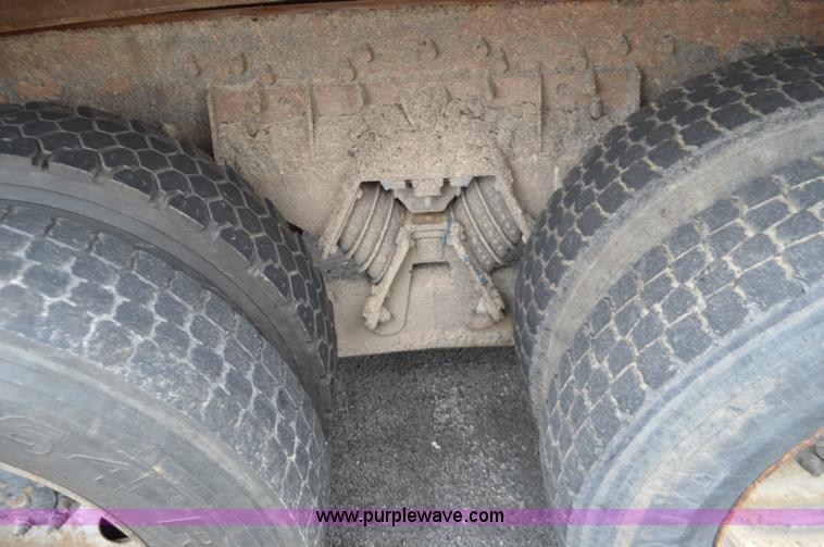 image for item L4536 2002 International F2554 dump truck