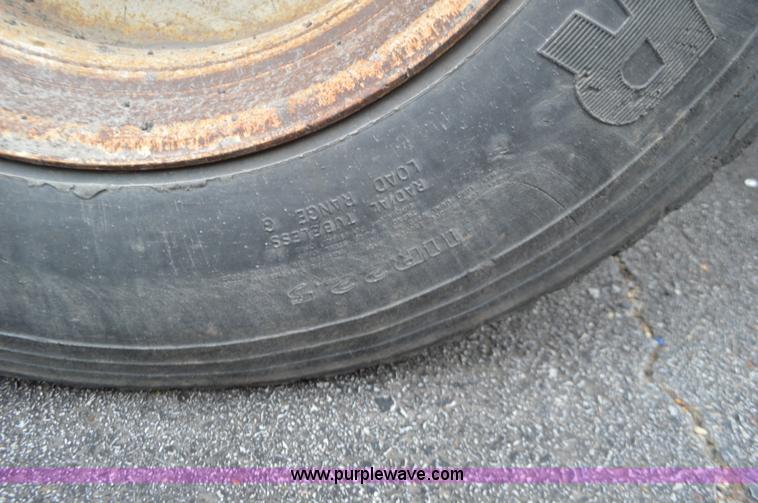 image for item L4536 2002 International F2554 dump truck