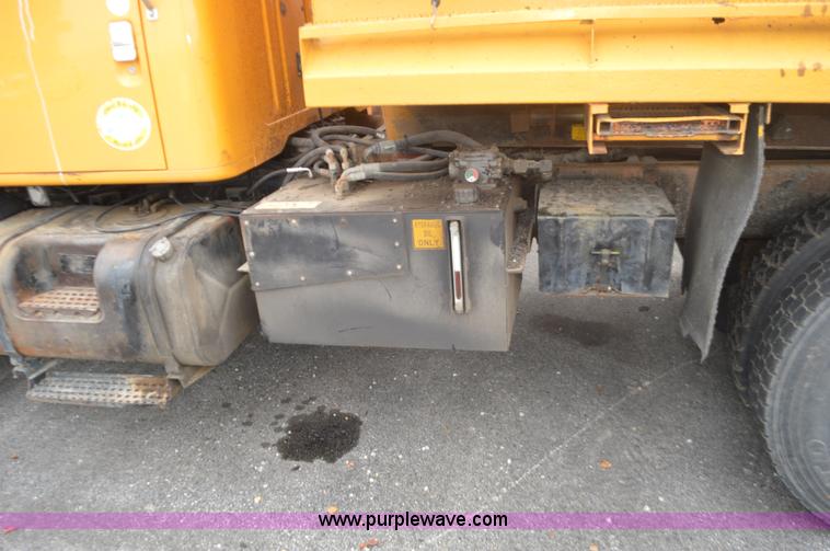 image for item L4536 2002 International F2554 dump truck