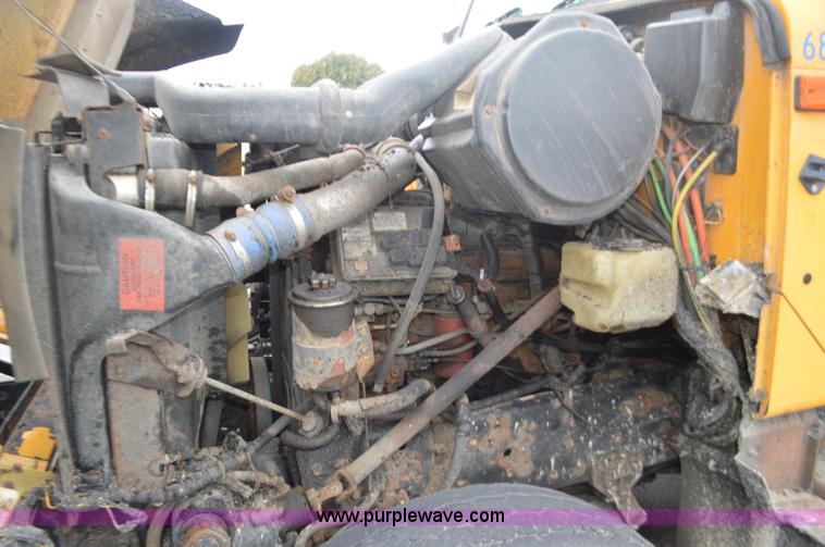 image for item L4536 2002 International F2554 dump truck