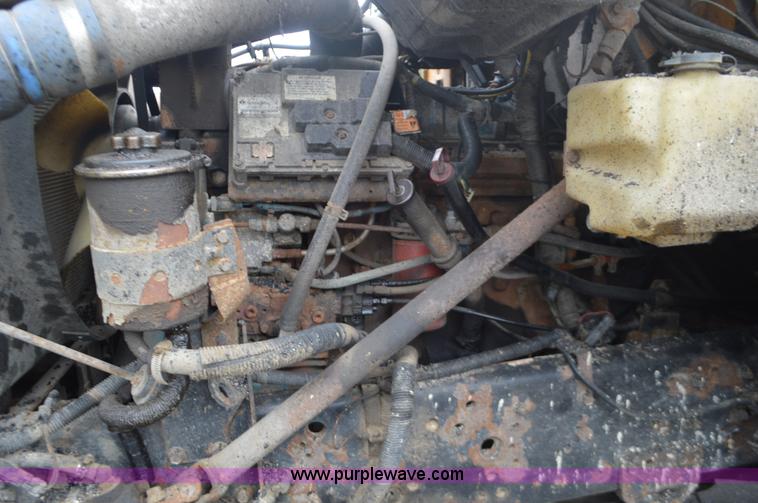 image for item L4536 2002 International F2554 dump truck