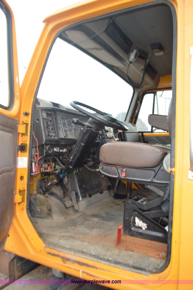 image for item L4536 2002 International F2554 dump truck