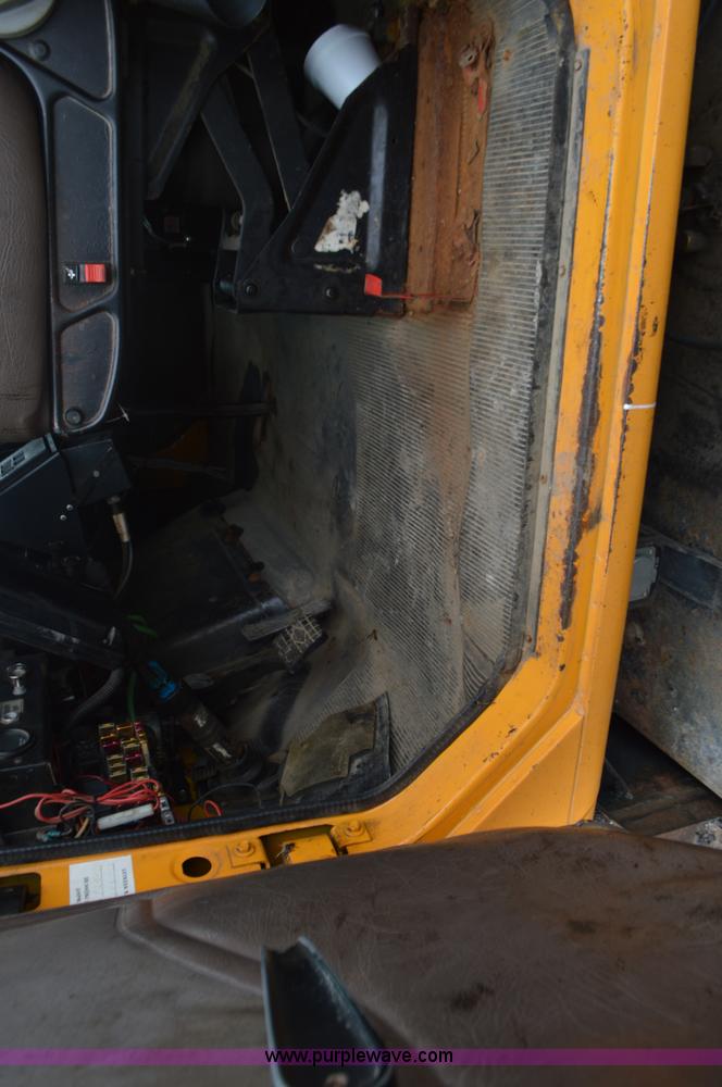 image for item L4536 2002 International F2554 dump truck