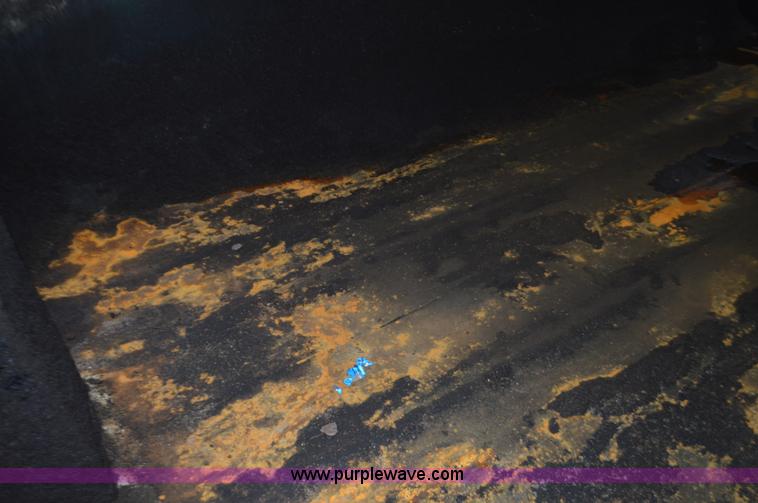 image for item L4536 2002 International F2554 dump truck