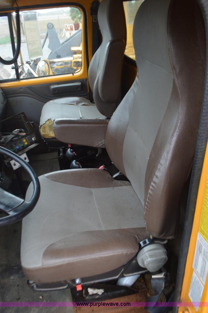 image for item L4536 2002 International F2554 dump truck