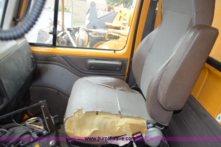 image for item L4536 2002 International F2554 dump truck