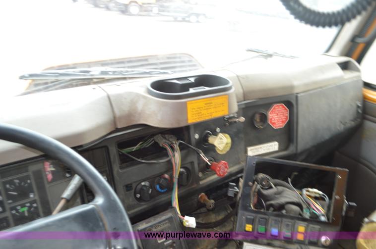 image for item L4536 2002 International F2554 dump truck