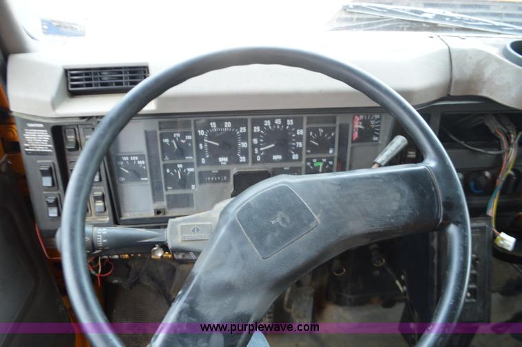 image for item L4536 2002 International F2554 dump truck