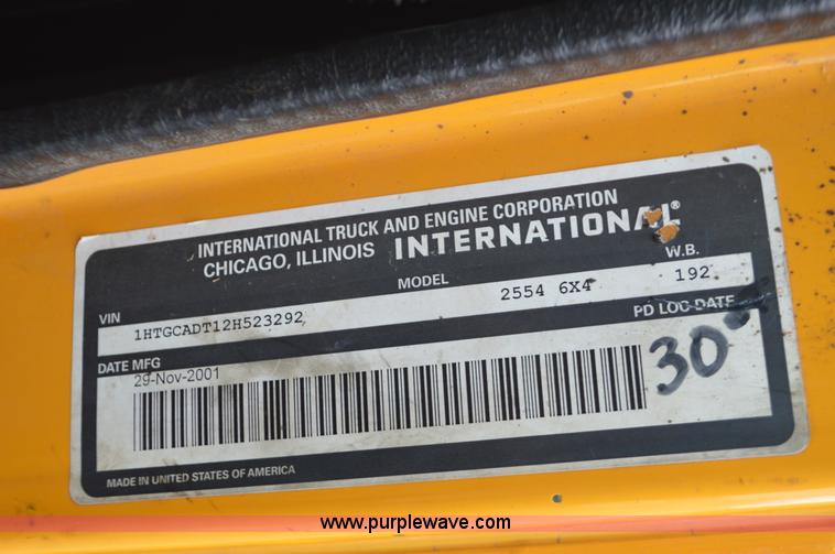 image for item L4536 2002 International F2554 dump truck