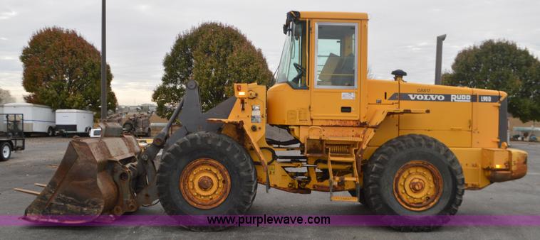 image for item L4538 2002 Volvo L90D wheel loader